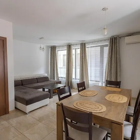 شقة Sea Garden Marina 2 فارنا